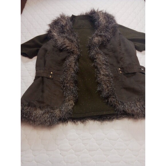 Women's Green Two-piece Set Mock Turtleneck / Vest With Fur Size Large - Picture 10 of 16